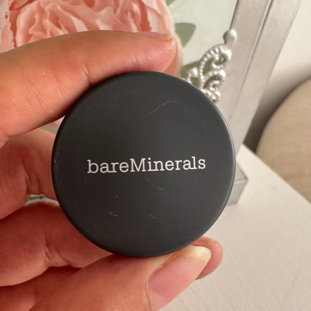 bareMinerals eyeshadow color VANILLA SUGAR